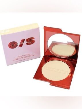 New in Box ONE/SIZE Turn Up The Base Powder Foundation — Light 2 (N)